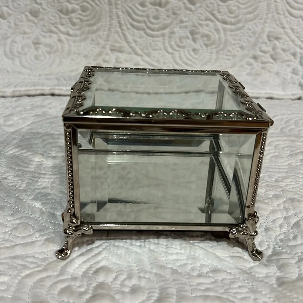Cynthia Rowley jewelry boxes‎